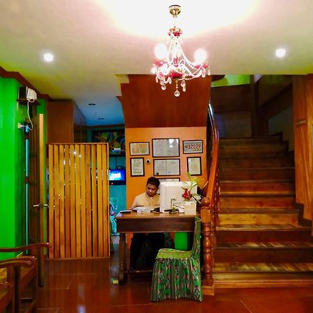 Tinhat Halal حلال Certified Boutique Hotel And Restaurant Davao Exterior photo