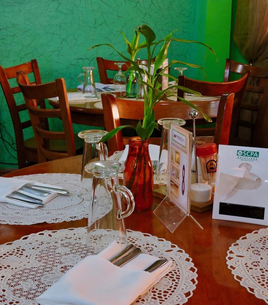 Tinhat Halal حلال Certified Boutique Hotel And Restaurant Davao Exterior photo