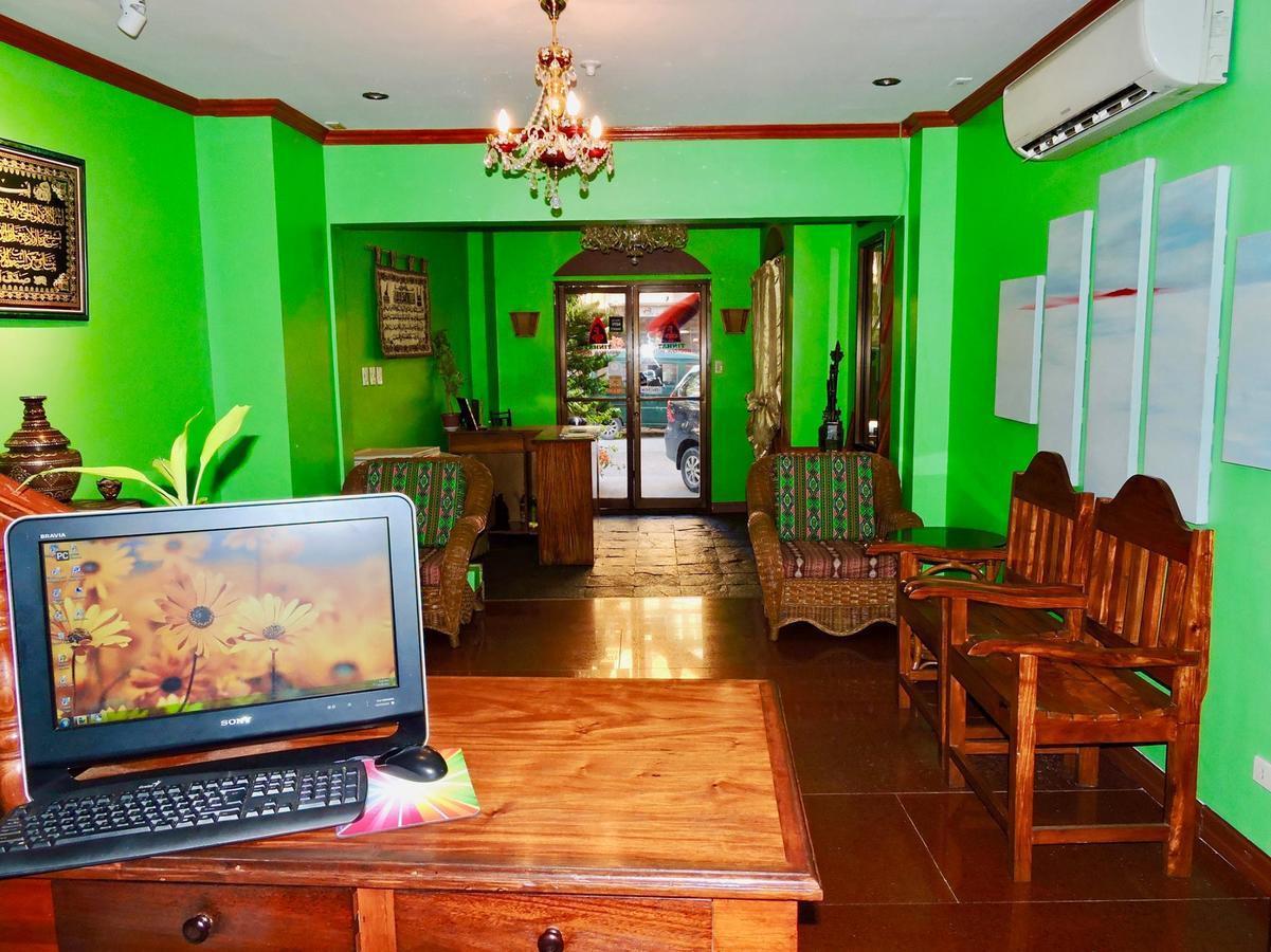 Tinhat Halal حلال Certified Boutique Hotel And Restaurant Davao Exterior photo