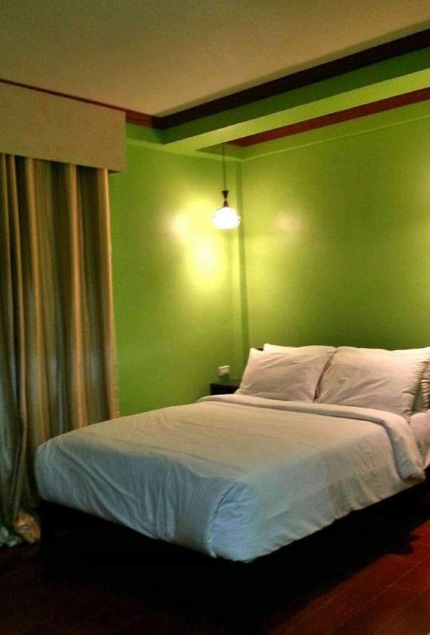 Tinhat Halal حلال Certified Boutique Hotel And Restaurant Davao Exterior photo