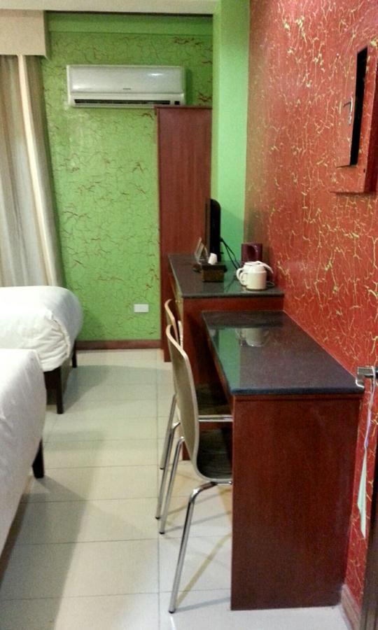 Tinhat Halal حلال Certified Boutique Hotel And Restaurant Davao Exterior photo
