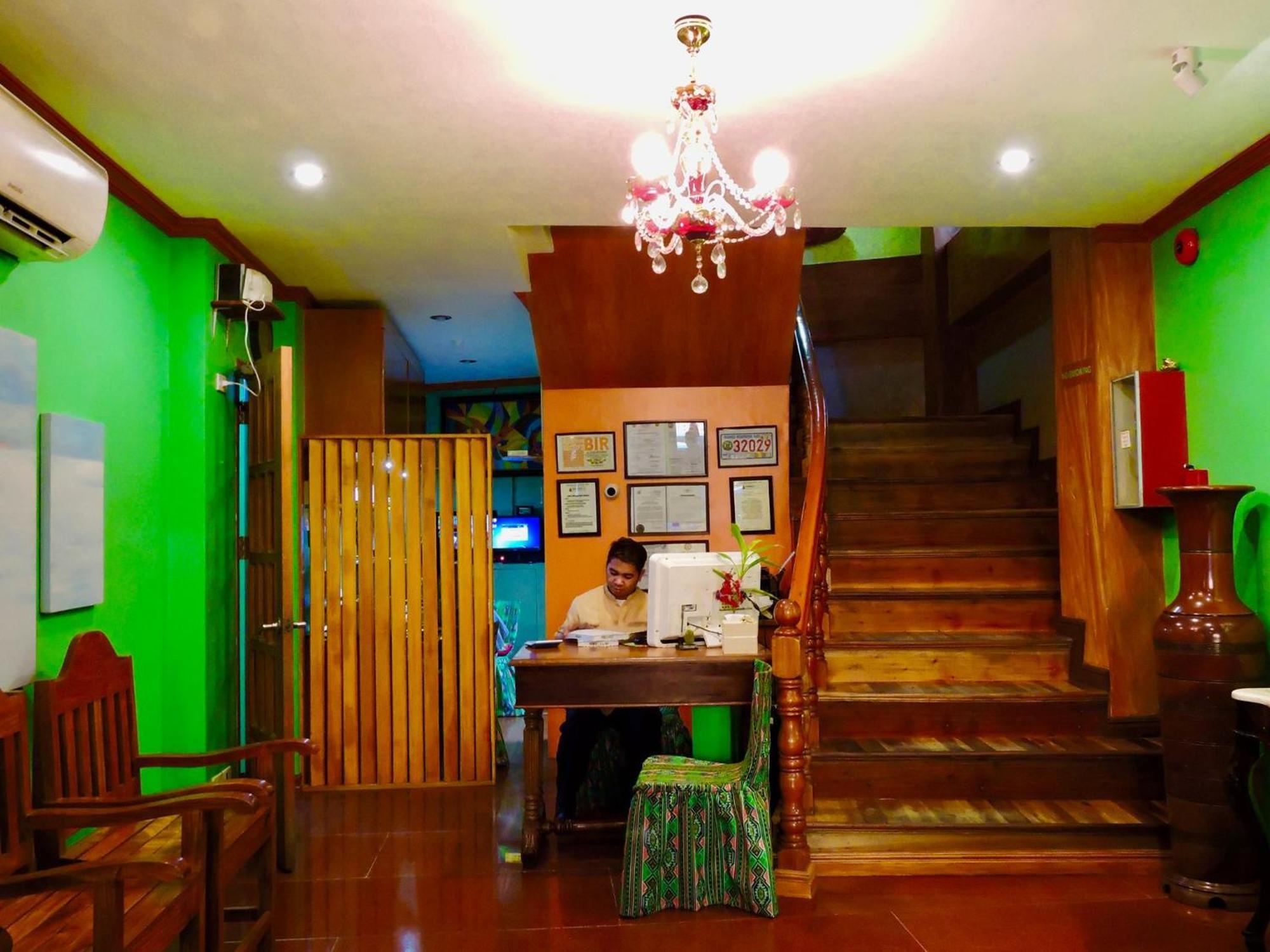 Tinhat Halal حلال Certified Boutique Hotel And Restaurant Davao Exterior photo