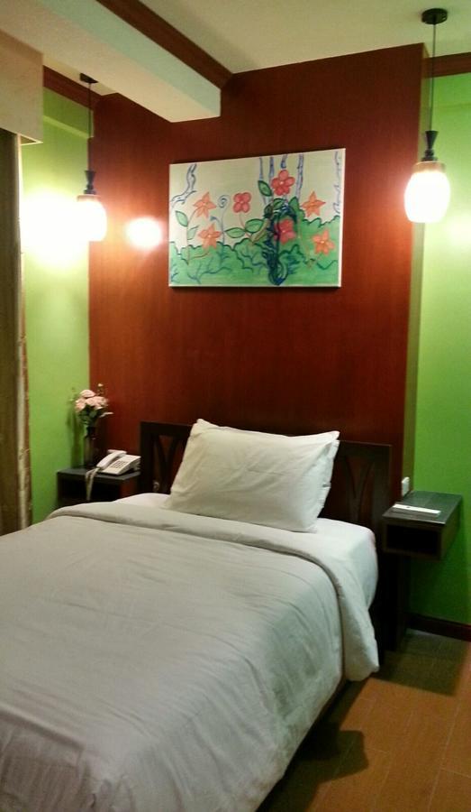 Tinhat Halal حلال Certified Boutique Hotel And Restaurant Davao Exterior photo