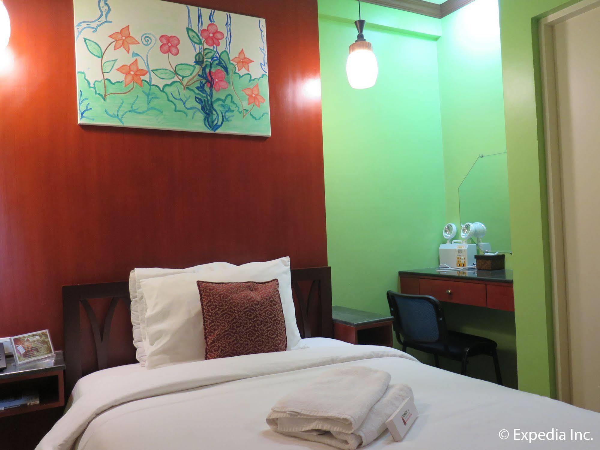 Tinhat Halal حلال Certified Boutique Hotel And Restaurant Davao Exterior photo